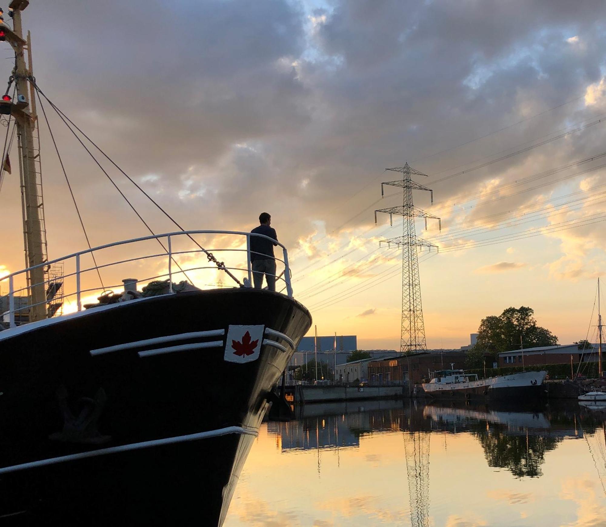 Schiffshotel "Schlafen Im Hafen" Hamburgo Exterior foto